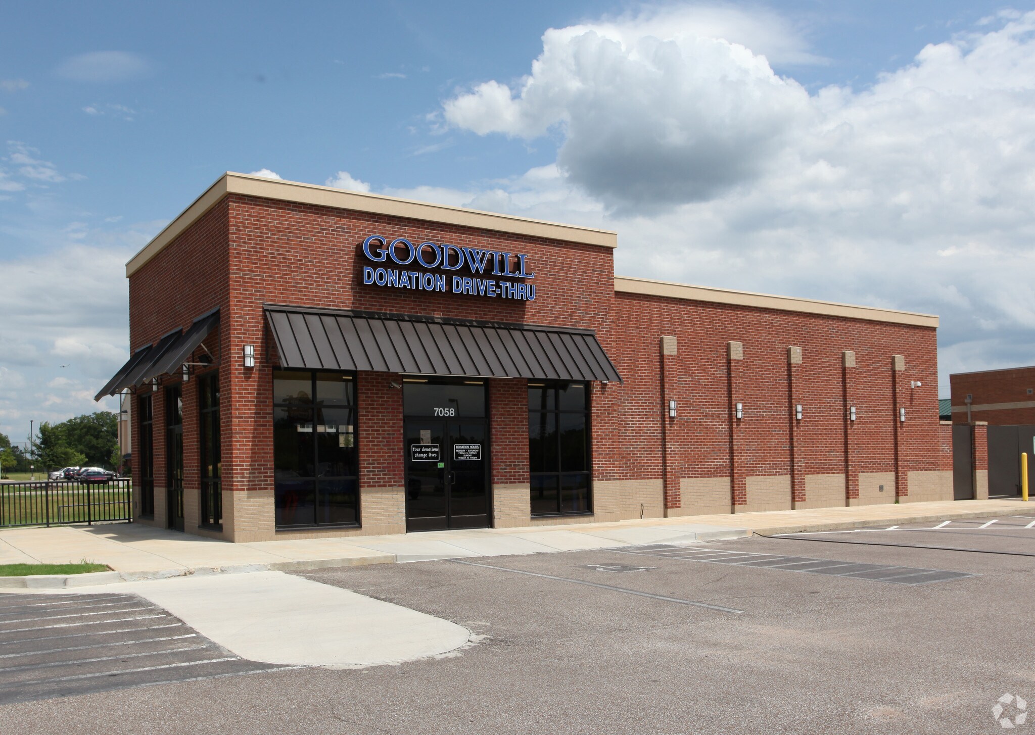 7058 Hacks Cross Rd, Olive Branch, MS for sale Primary Photo- Image 1 of 1