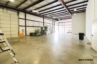 27610 Commerce Oaks Dr, The Woodlands, TX for lease Interior Photo- Image 2 of 3