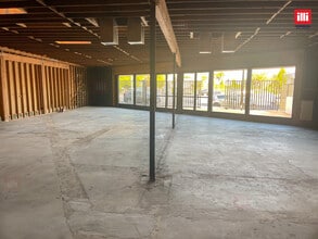 7307-7309 Canoga Ave, Canoga Park, CA for lease Building Photo- Image 2 of 6
