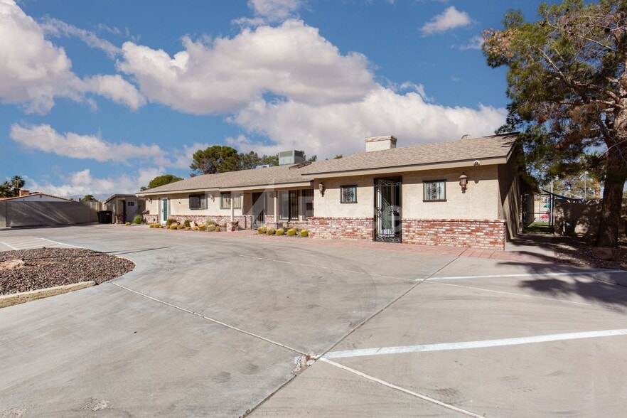 2948 E Russell Rd, Las Vegas, NV for sale - Building Photo - Image 2 of 18
