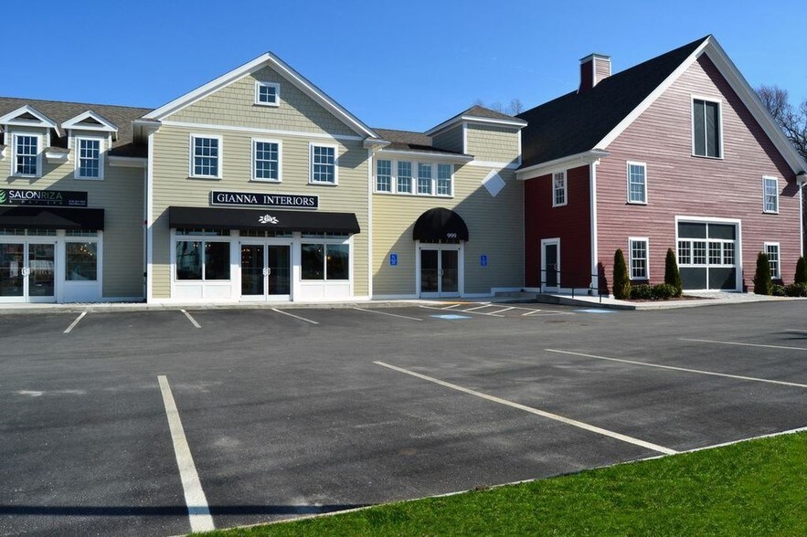 997999 Osgood St, North Andover, MA 01845