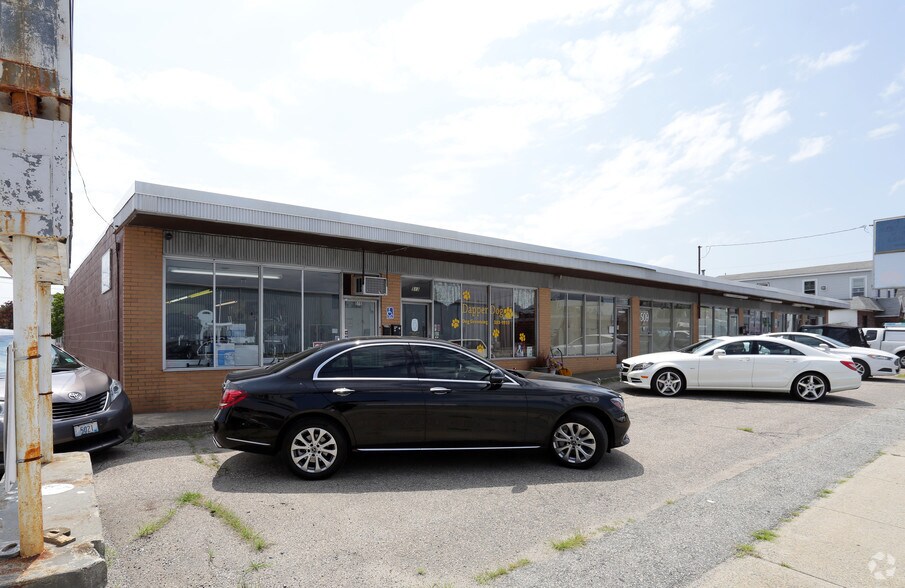 501-511 Waterman Ave, East Providence, RI for sale - Primary Photo - Image 1 of 1