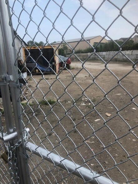 6105 Strickland Ave, Brooklyn, NY for lease - Primary Photo - Image 3 of 4