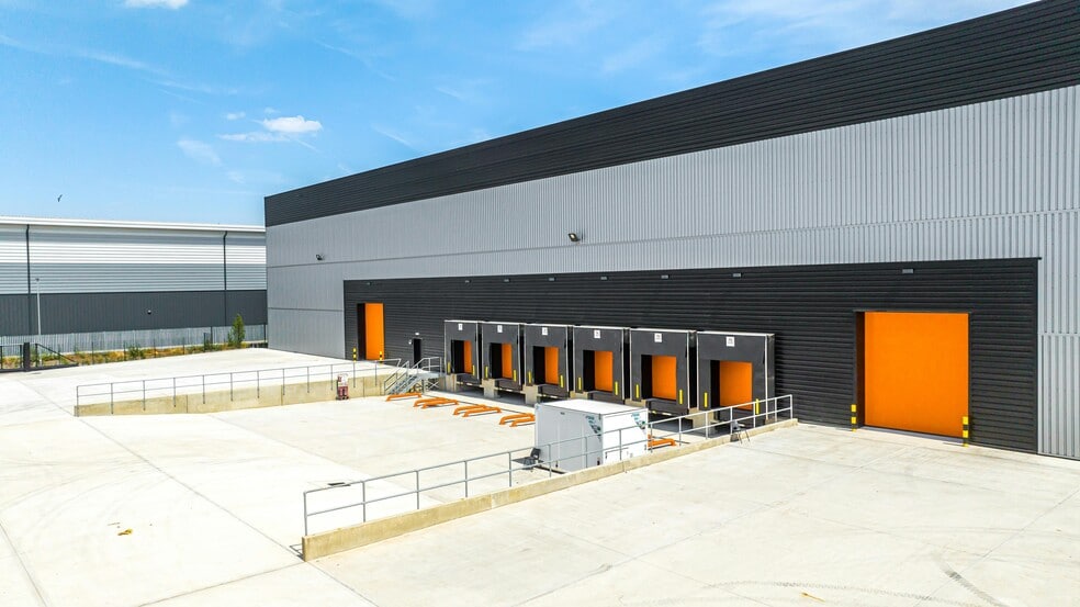 1 Church Manorway, Erith for lease - Building Photo - Image 3 of 17