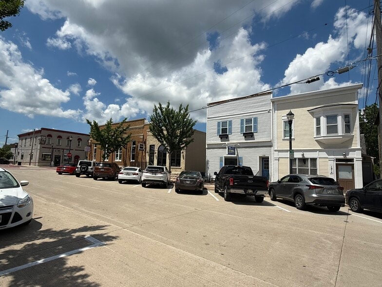 1208-1212 Bridge St, Grafton, WI for sale - Building Photo - Image 1 of 14