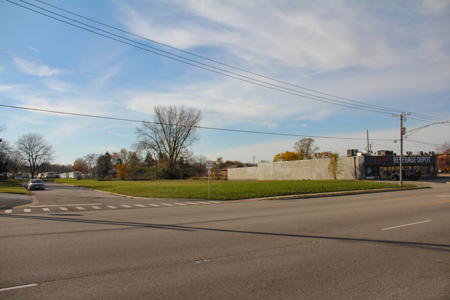 3109 Belvidere Rd, Waukegan, IL for lease - Building Photo - Image 2 of 9