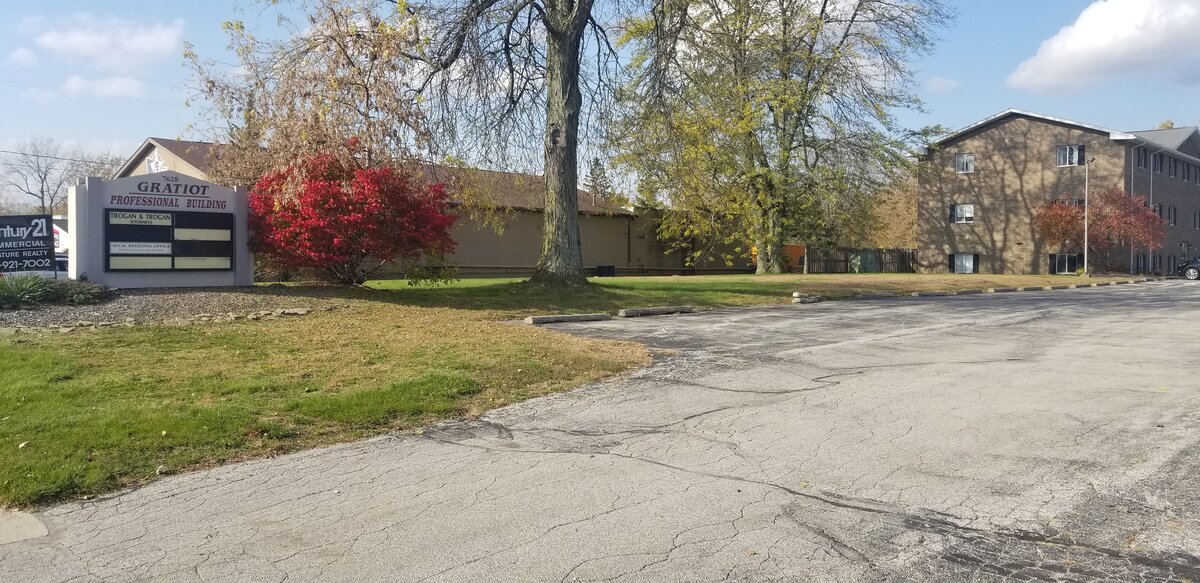 7628 Gratiot Rd, Saginaw, MI 48609 Gratiot Professional Building