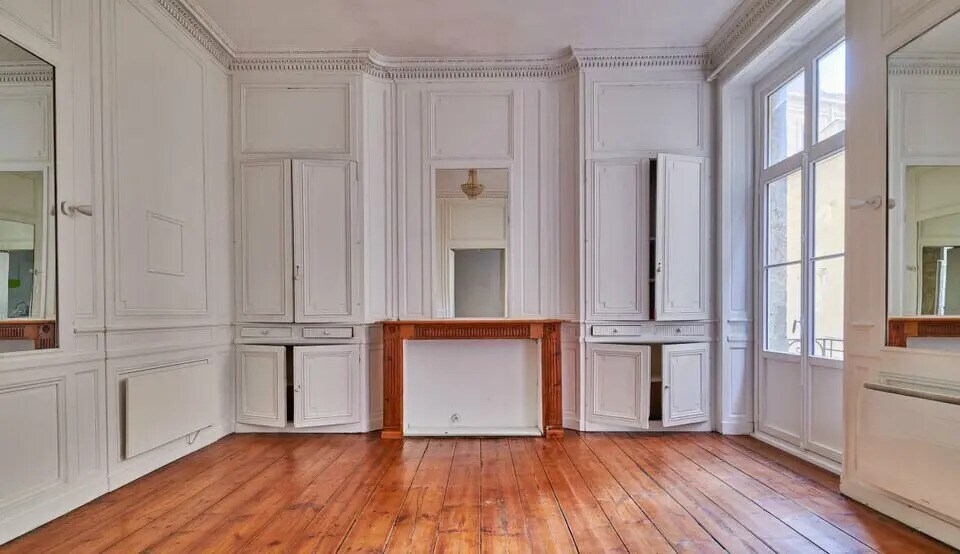 Office in Paris for lease - Interior Photo - Image 2 of 3