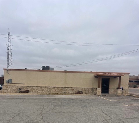 302 E Beauregard Ave, San Angelo, TX for lease Building Photo- Image 1 of 2