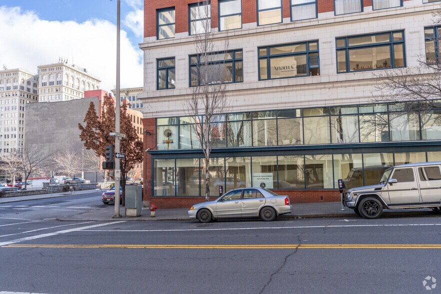 7 S Howard St, Spokane, WA for lease - Primary Photo - Image 1 of 15