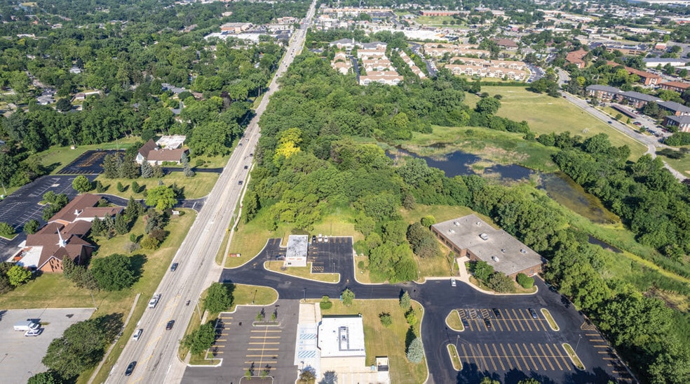 805 Geneva Rd, Carol Stream, IL for sale - Building Photo - Image 3 of 4