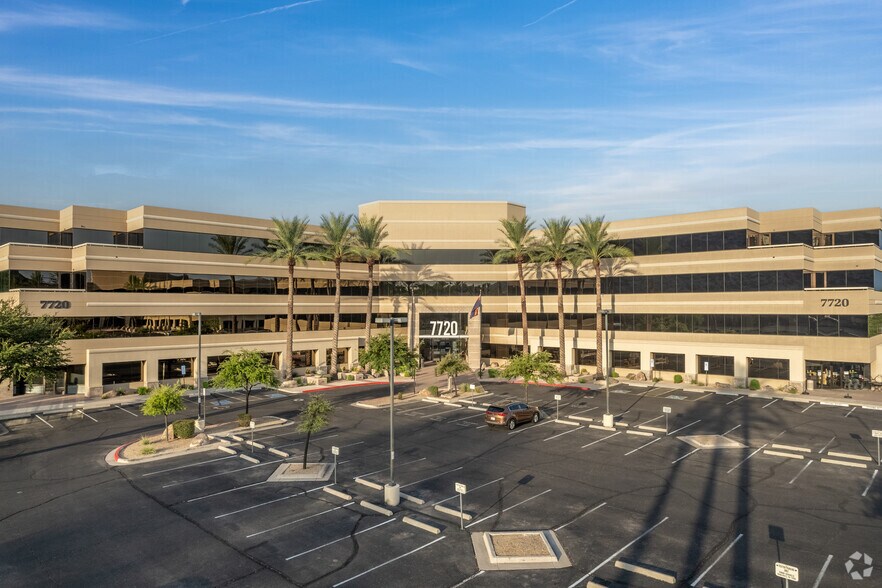 7720 N 16th St, Phoenix, AZ for lease - Building Photo - Image 2 of 6