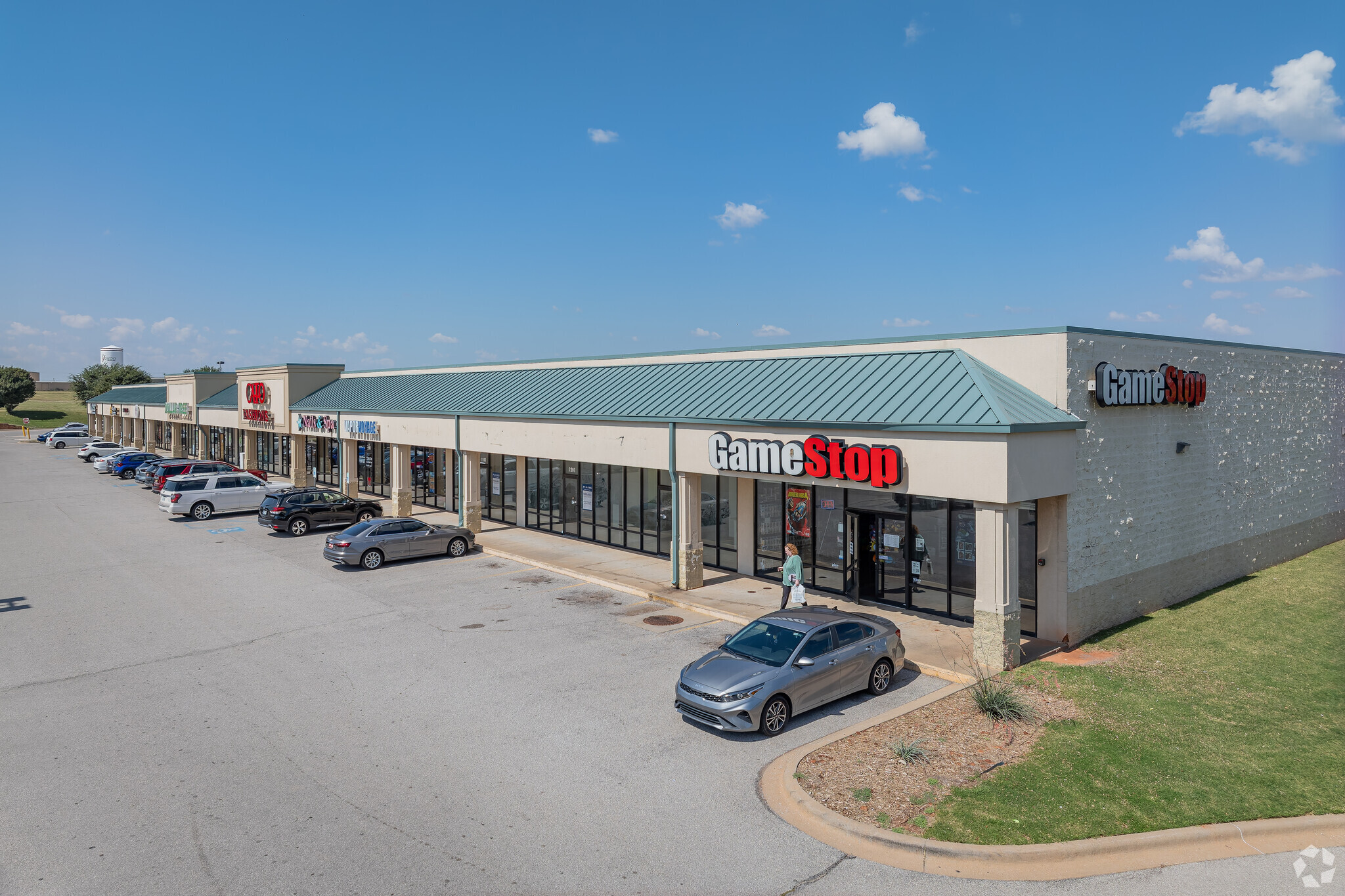 1300 W Vandament Ave, Yukon, OK for lease Primary Photo- Image 1 of 7