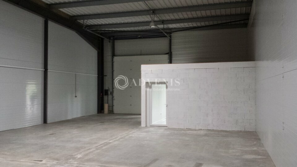 Flex in Ballan-Miré for lease - Building Photo - Image 2 of 4
