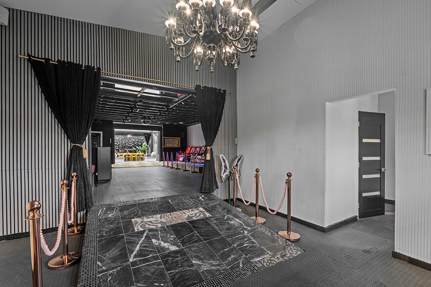 8687 Venice Blvd, Los Angeles, CA for sale - Building Photo - Image 2 of 46
