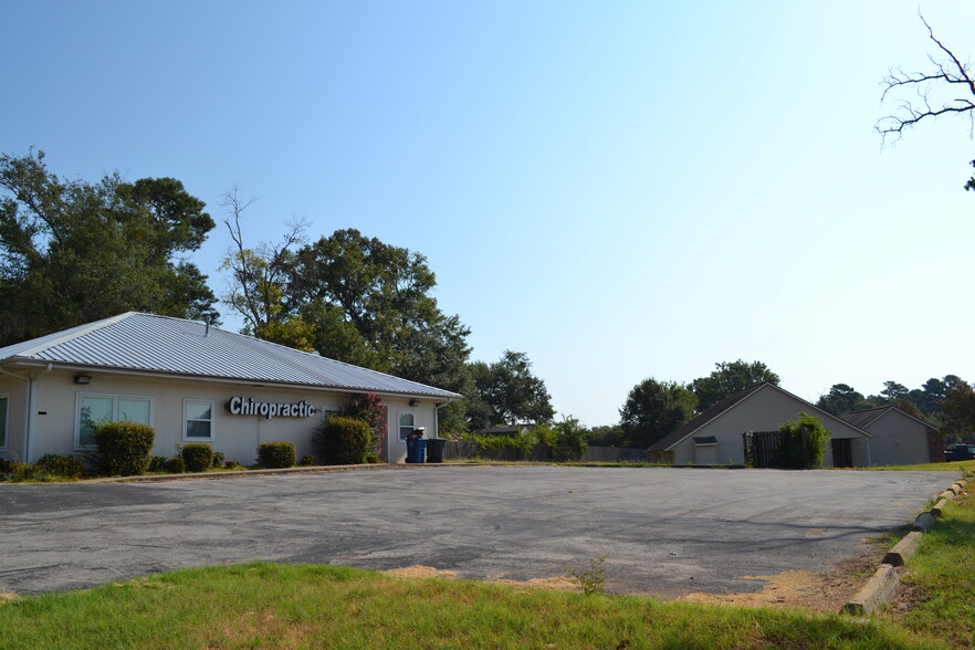 122 N. Lee, Gladewater, TX for sale - Building Photo - Image 1 of 13