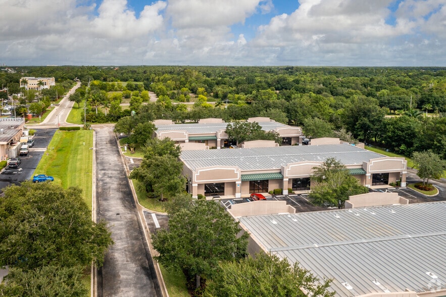 8971 Daniels Center Dr, Fort Myers, FL for lease - Aerial - Image 2 of 12