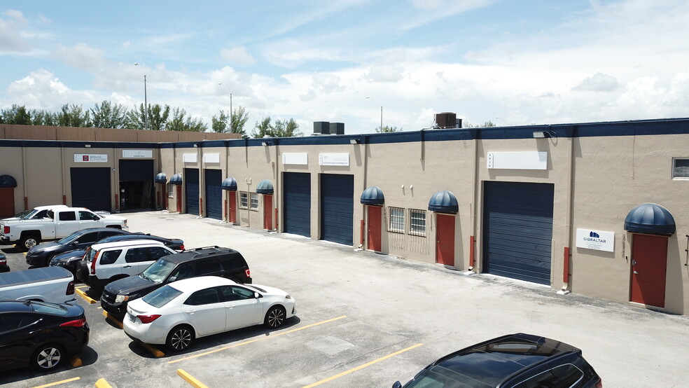 4834-4890 SW 75th Ave, Miami, FL for lease - Building Photo - Image 1 of 7