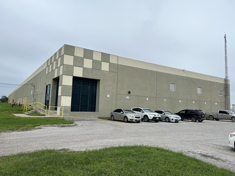 8250 Ruben M Torres Blvd, Brownsville, TX for lease - Building Photo - Image 1 of 9