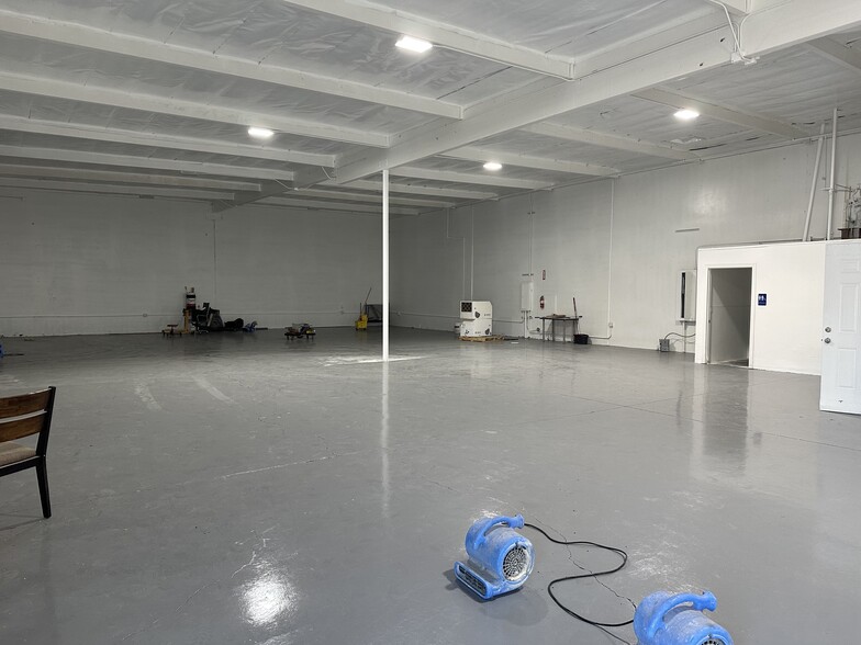 5102-5108 Azusa Canyon Rd, Irwindale, CA for lease - Building Photo - Image 3 of 87