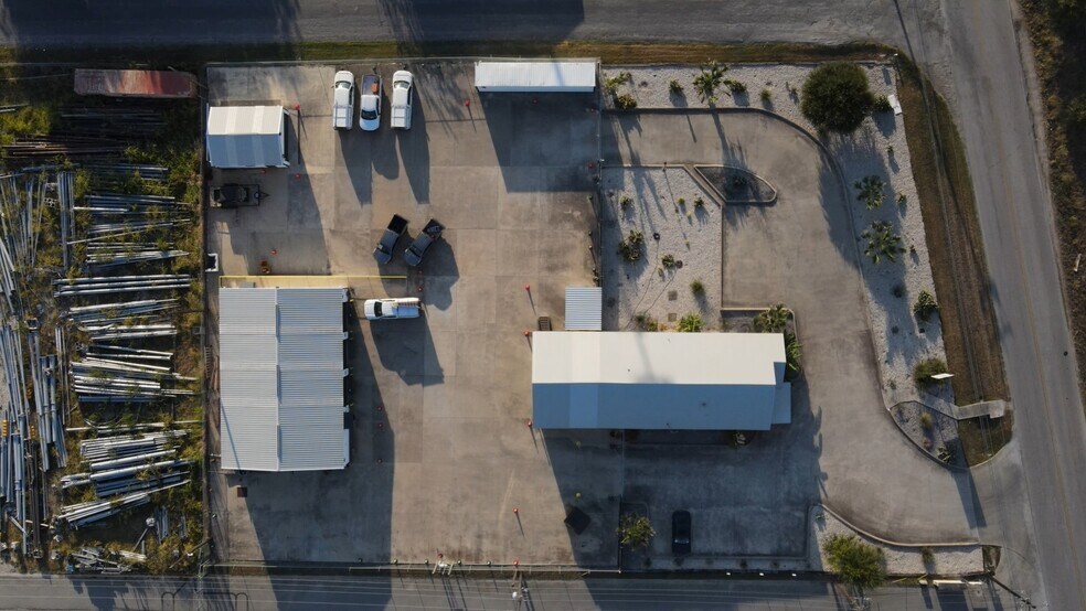 4613 Priem Ln portfolio of 2 properties for sale on LoopNet.com - Building Photo - Image 2 of 63