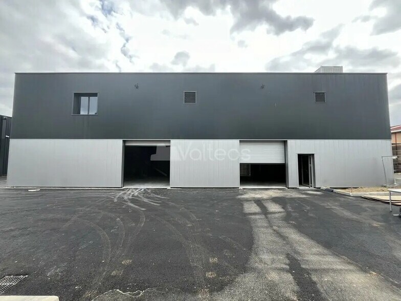 Flex in Cugnaux for lease - Building Photo - Image 1 of 6