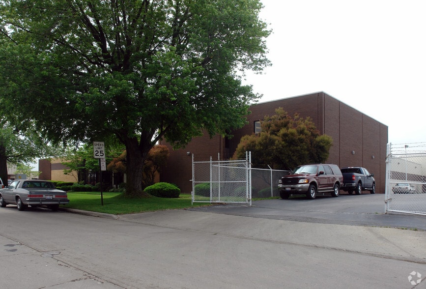 1635 Coining Dr, Toledo, OH for sale - Primary Photo - Image 1 of 6