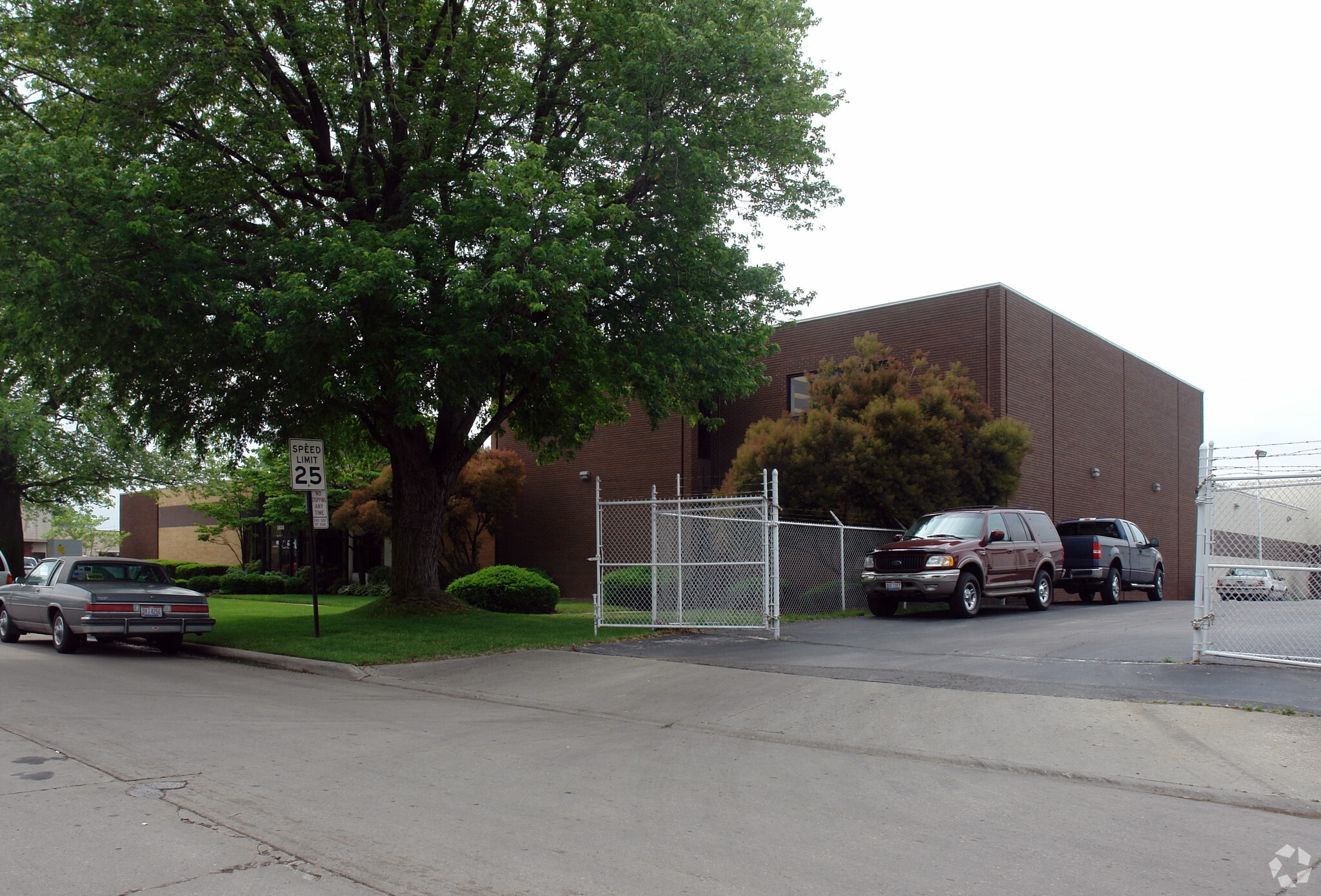 1635 Coining Dr, Toledo, OH for sale Primary Photo- Image 1 of 7