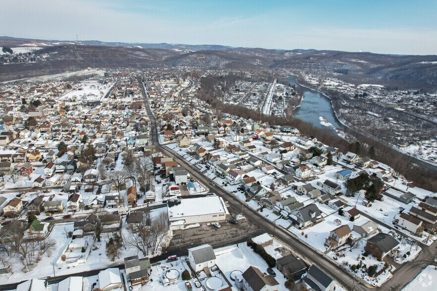 1022 Hancock Ave, Vandergrift, PA 15690