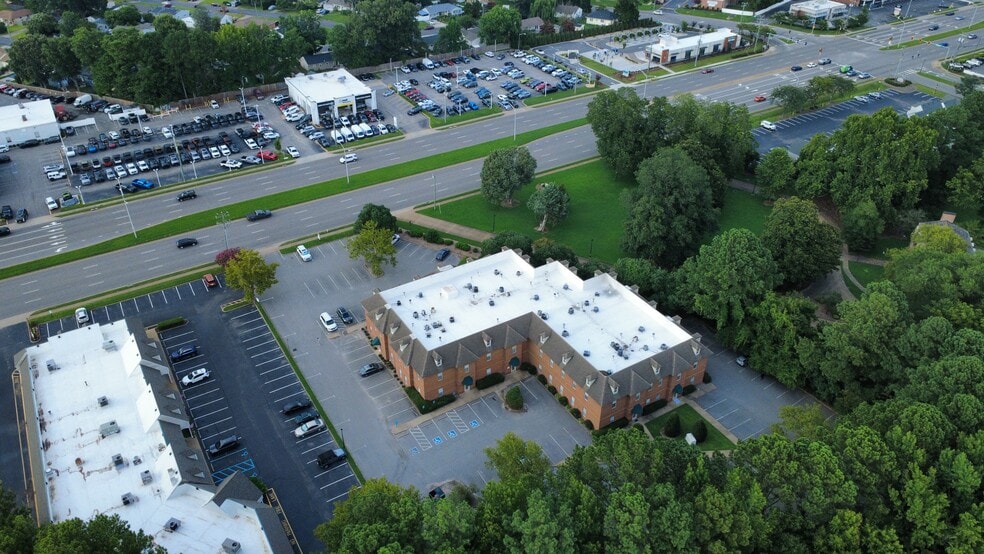 3145 Virginia Beach Blvd, Virginia Beach, VA for lease - Building Photo - Image 2 of 4