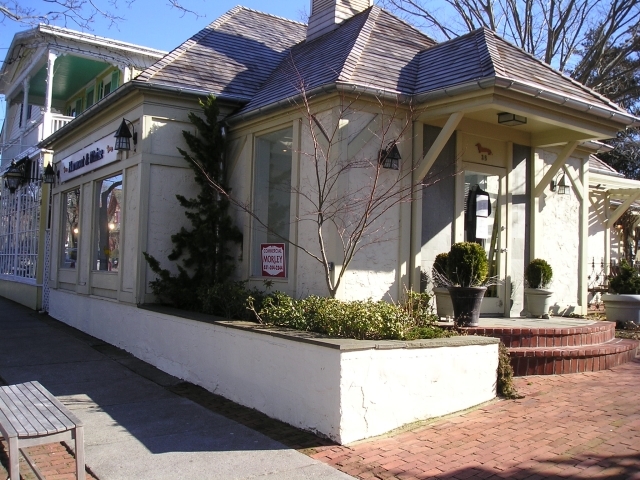 38 Jobs Ln, Southampton, NY for lease - Primary Photo - Image 1 of 7