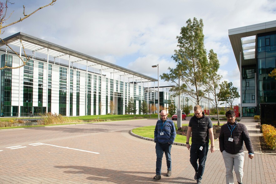 Parklands Av, Holytown for lease - Building Photo - Image 3 of 6