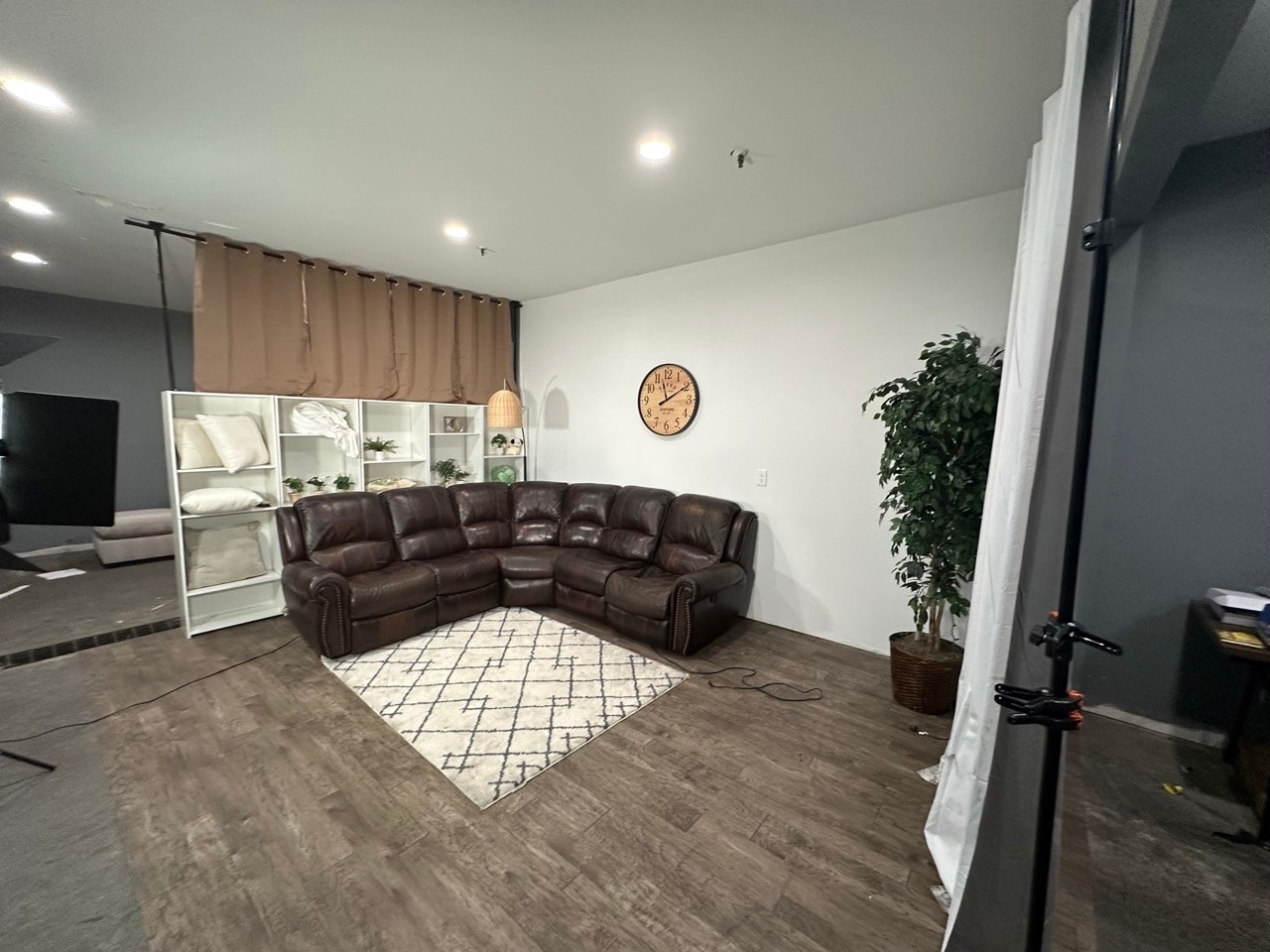 112-118 Jones St, Fuquay Varina, NC for lease Interior Photo- Image 1 of 12