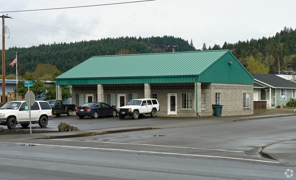 609 E Central Ave, Sutherlin, OR for sale - Primary Photo - Image 1 of 1