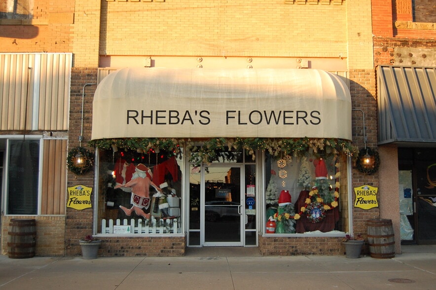 418 W Main St, Henryetta, OK 74437