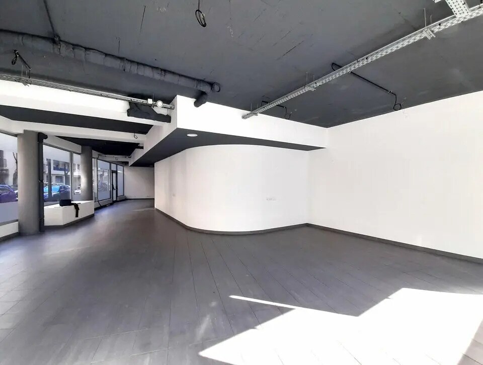 Location Commerce 80 m² à 168 m² - Photo 1