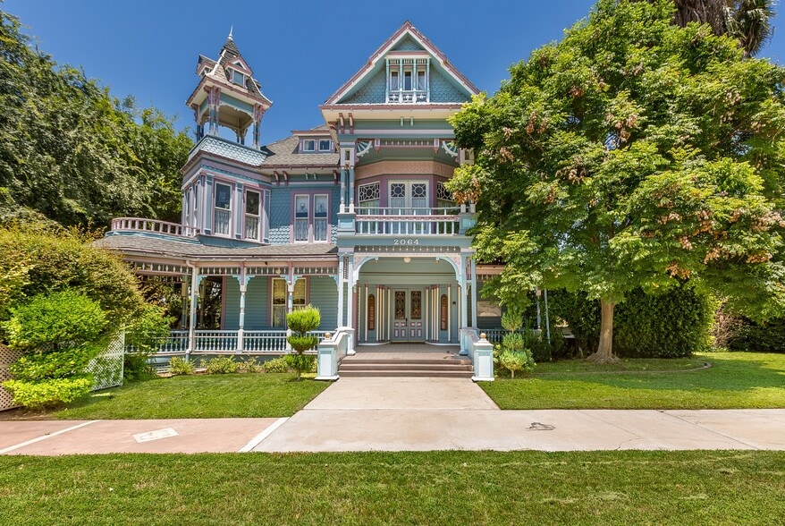 2064 Orange Tree Ln, Redlands, CA for sale - Primary Photo - Image 2 of 91