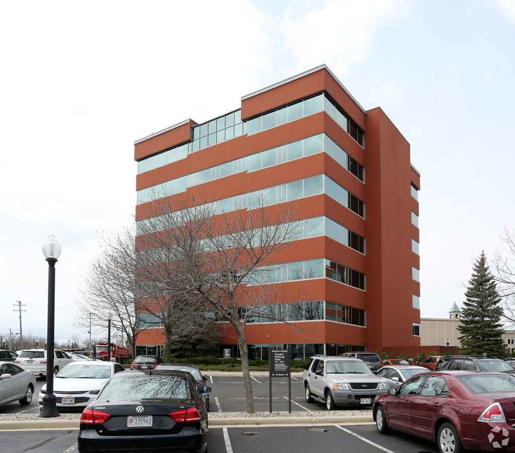 2 Neenah Center, Neenah, WI 54956 Property Record