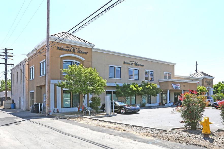 900 G St, Modesto, CA for lease - Building Photo - Image 1 of 8