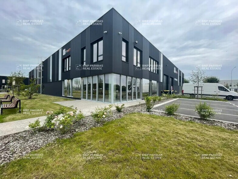 Flex in Avelin for sale - Building Photo - Image 2 of 19