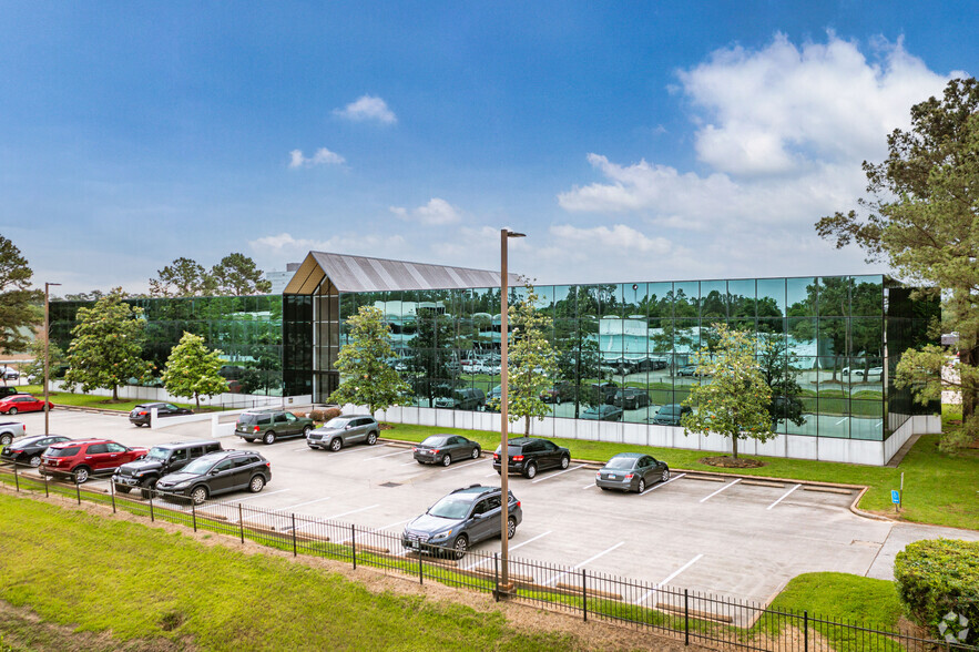 17270 Red Oak Dr, Houston, TX for lease - Building Photo - Image 3 of 9