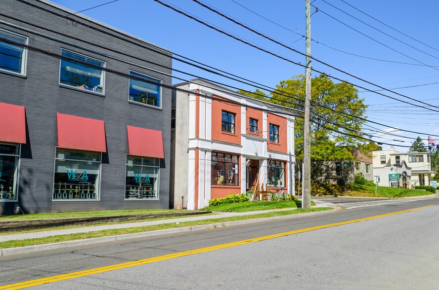342 Lexington Ave, Mount Kisco, NY for lease - Building Photo - Image 2 of 7