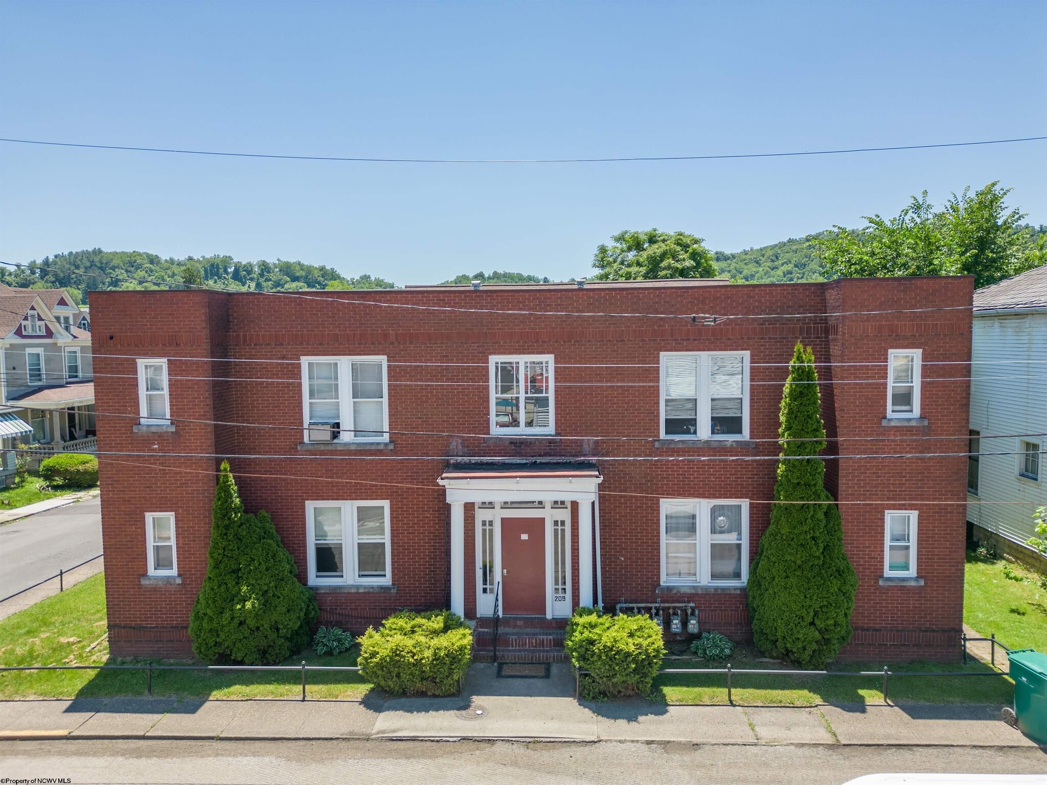 209 Virginia Ave, Clarksburg, WV for sale Primary Photo- Image 1 of 18