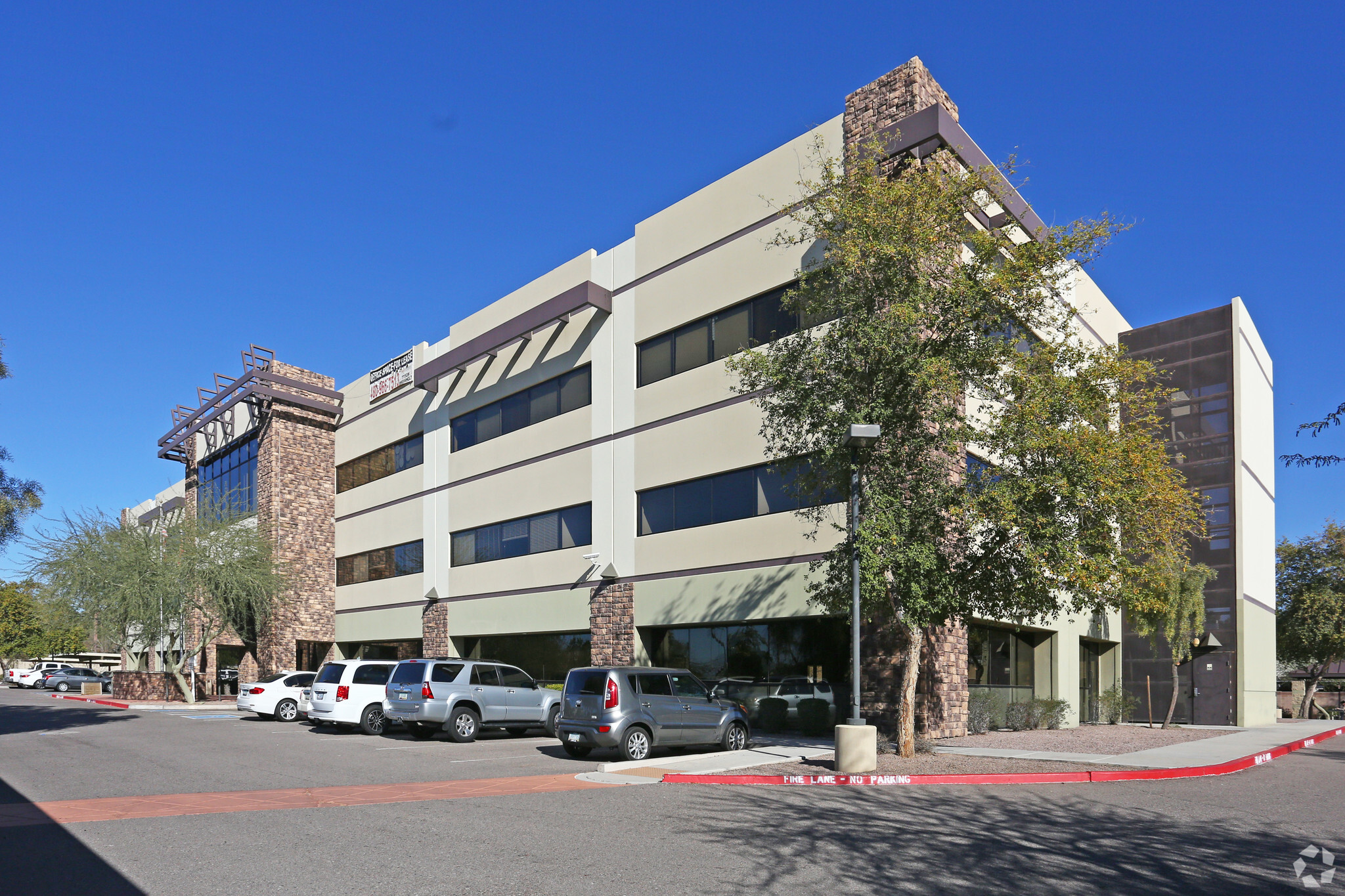 971 N Gilbert Rd, Gilbert, AZ for lease Building Photo- Image 1 of 2