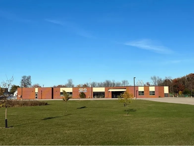 3994 Wequiock Rd, Green Bay, WI for lease - Building Photo - Image 3 of 18