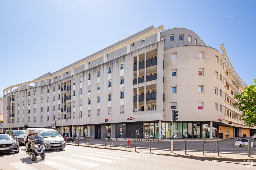 Multifamily in Marseille for sale - Primary Photo - Image 1 of 6