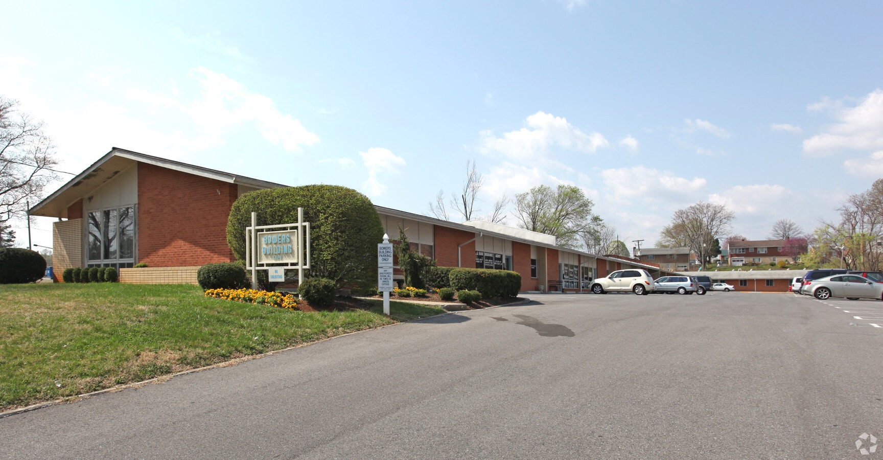 5720 Williamson Rd, Roanoke, VA 24012