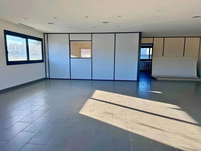 Office in Bassens for sale - Interior Photo - Image 2 of 4