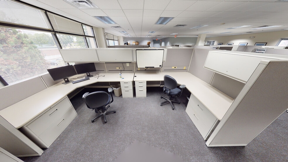 5025 Bradford Dr, Huntsville, AL for lease - Interior Photo - Image 3 of 14