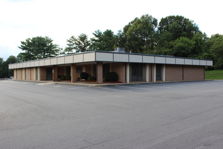 210 13th Avenue Pl NW, Hickory, NC for lease - Other - Image 2 of 15